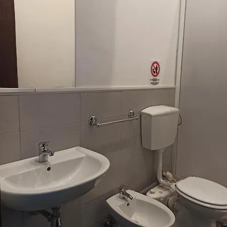 Cavour 133 Pensión 3*